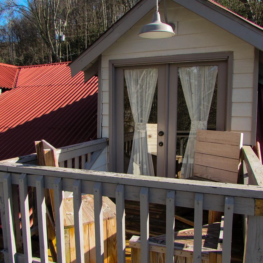 Red Leaf River Inn Waynesville Buitenkant foto